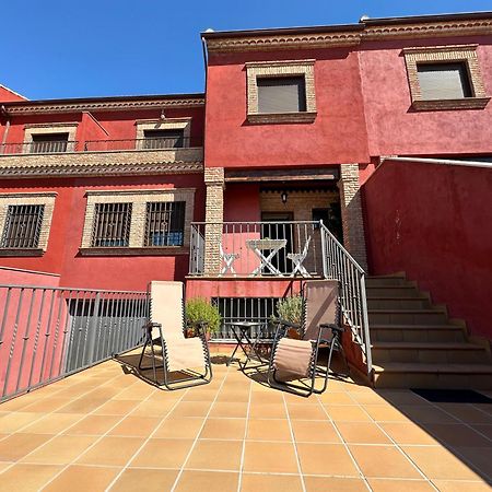 Casa Grande De Tres Plantas Con Parking Gratis Villa Linares  Buitenkant foto