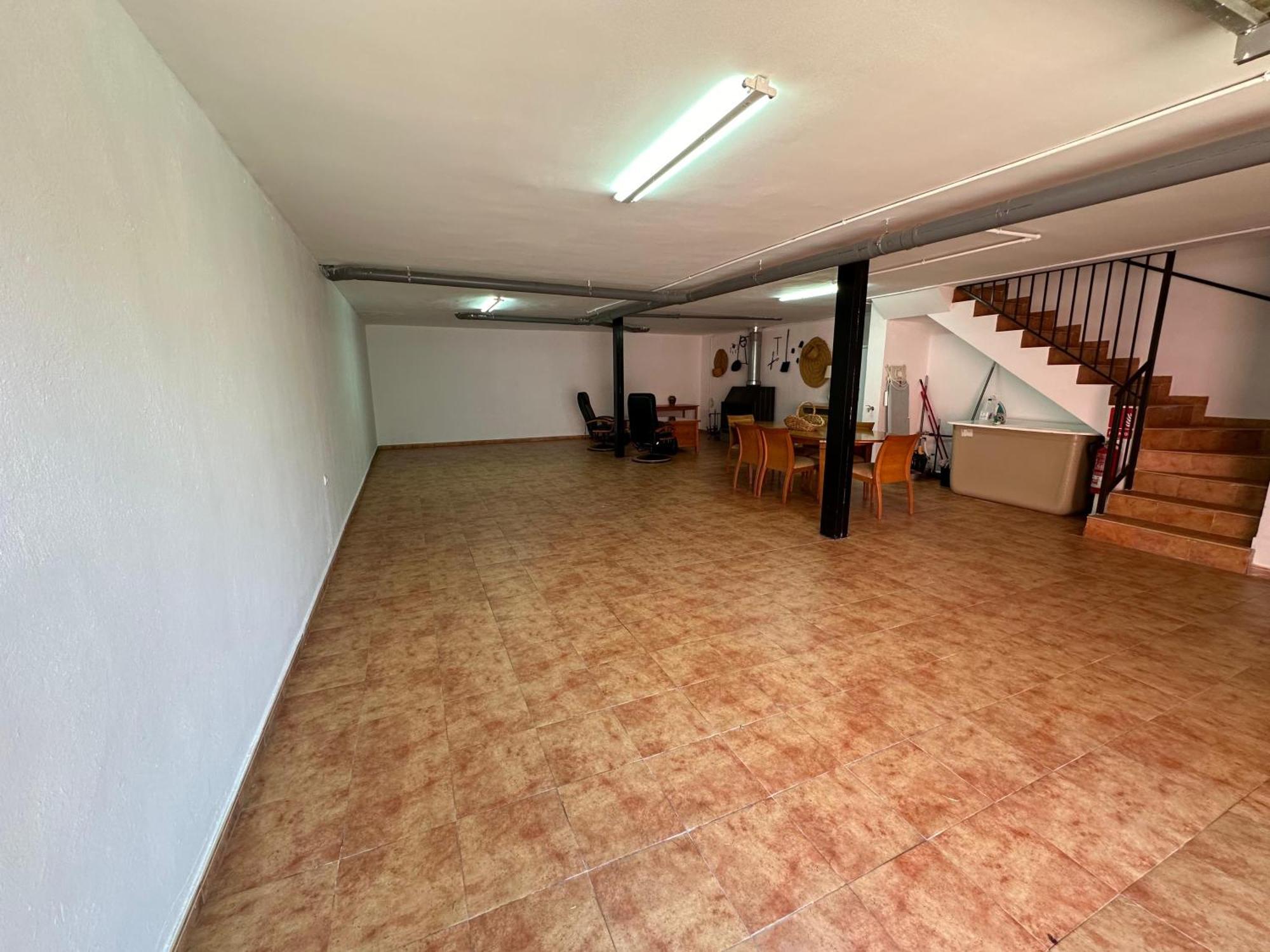 Casa Grande De Tres Plantas Con Parking Gratis Villa Linares  Buitenkant foto