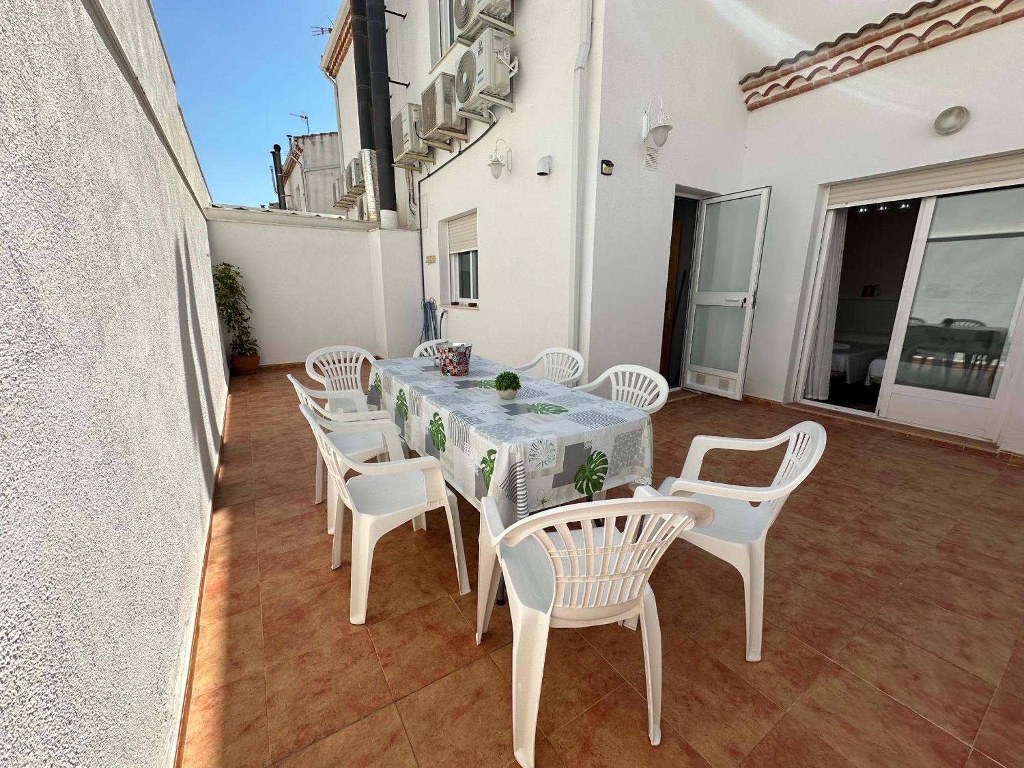 Casa Grande De Tres Plantas Con Parking Gratis Villa Linares  Buitenkant foto